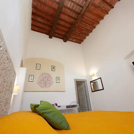 Casa de hóspedes Le Api 3*