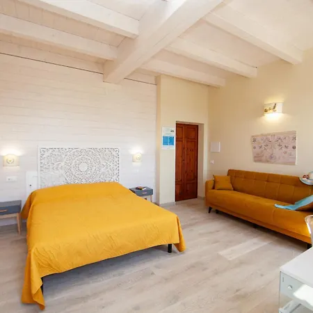 Le Api Марина-ди-Кампо