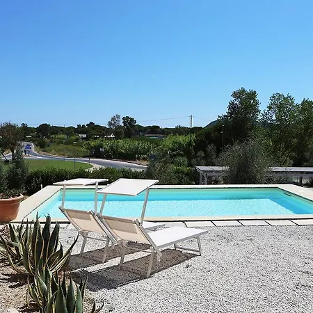 Le Api Марина-ди-Кампо