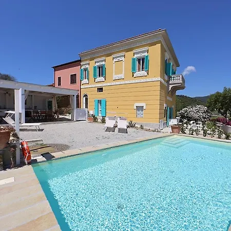 Le Api Марина-ди-Кампо